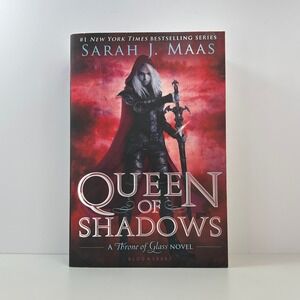 Queen of Shadows Paperback by Sarah J. Maas Throne of Glass
